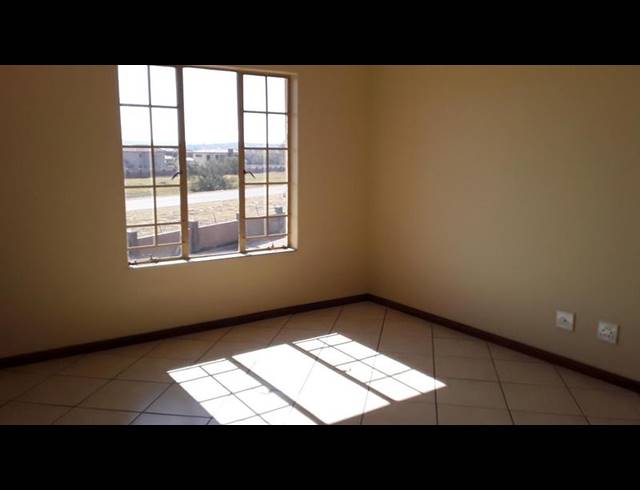 2 BEDROOM APARTMENT FOR SALE IN STONERIDGE